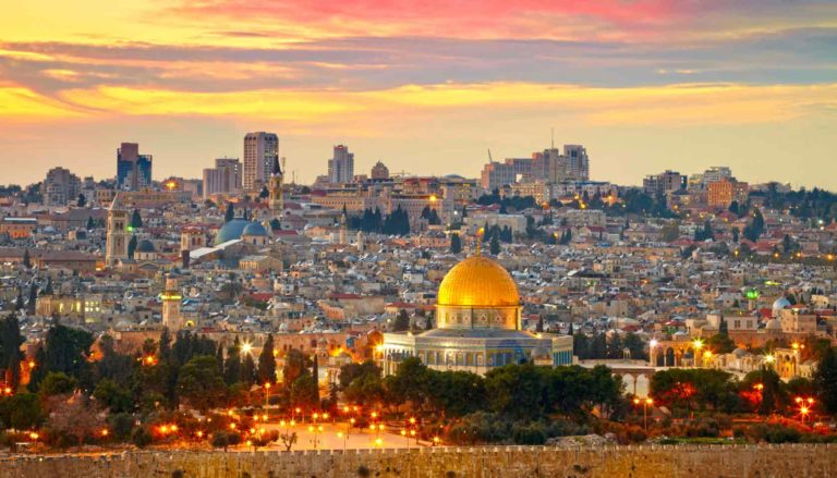 تنسيقية مقاومة الصهيونية والتطبيع تدعو إلى تقديم الدعم إلى المرابطين في بيت المقدس